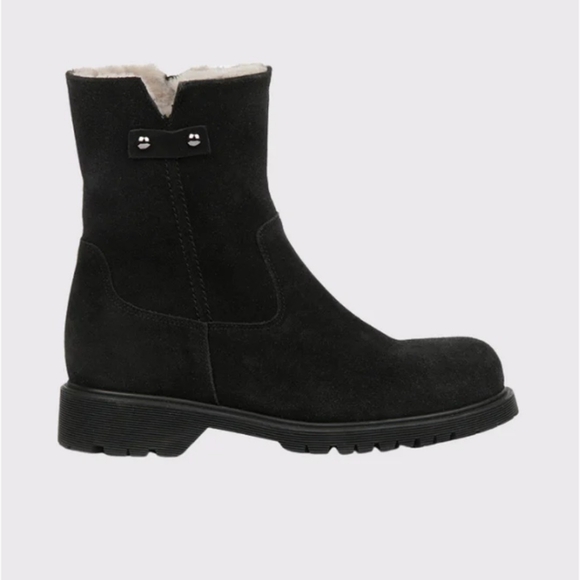 La Canadienne FIRE! NIB! The Hunter Suede Boot in Black. Sz 7.5 R2S!! - Picture 1 of 11
